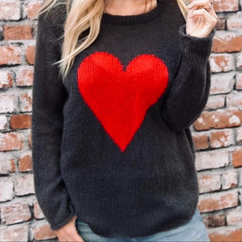 LAST ONE Heart Pullover Sweater, M